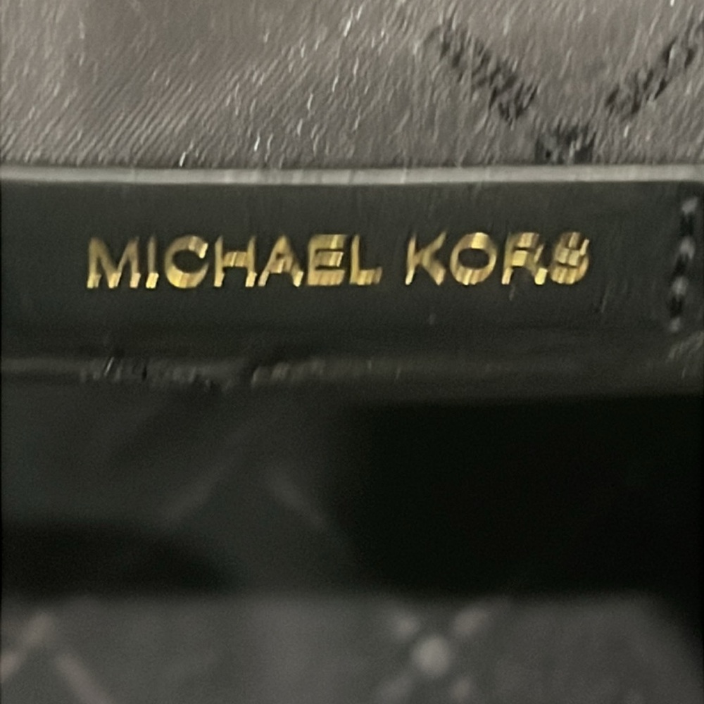 Michael Kors Black and cream Shoulder bucket Bag NWT $328 retail price - Picture 5 of 13